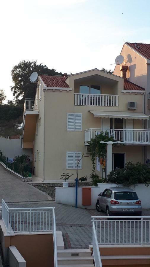 Apartments Sisevic - Comfort Apartments With Balconies And Sea View 斯拉诺 外观 照片